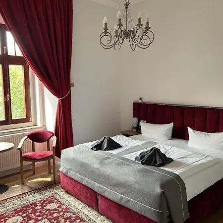 Schloss 3*